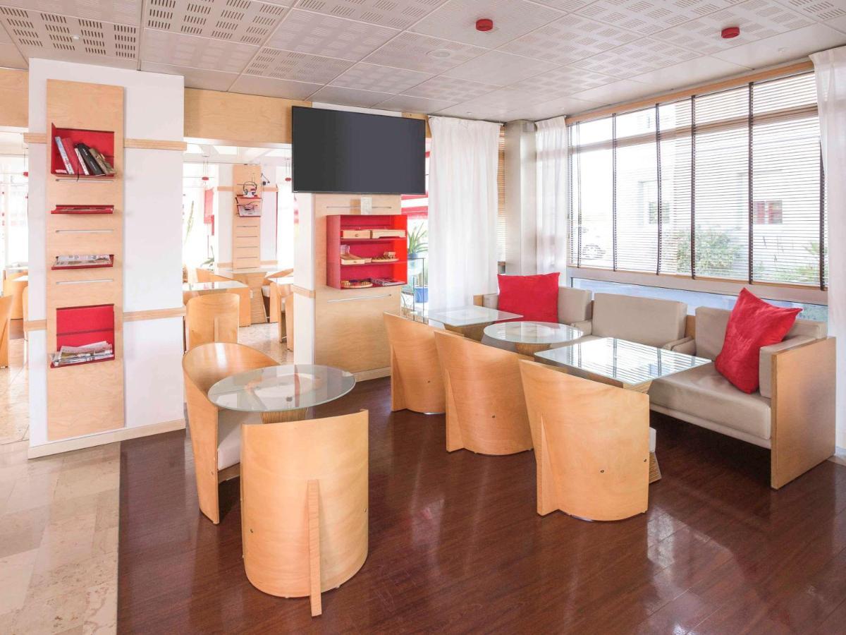 Ibis Saint Brieuc Yffiniac Hotel Bagian luar foto