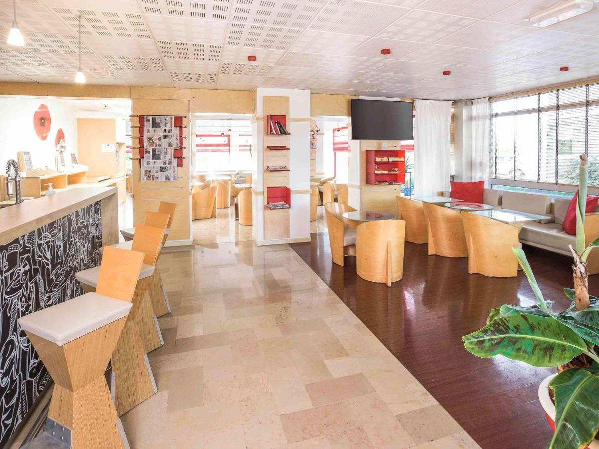 Ibis Saint Brieuc Yffiniac Hotel Bagian luar foto
