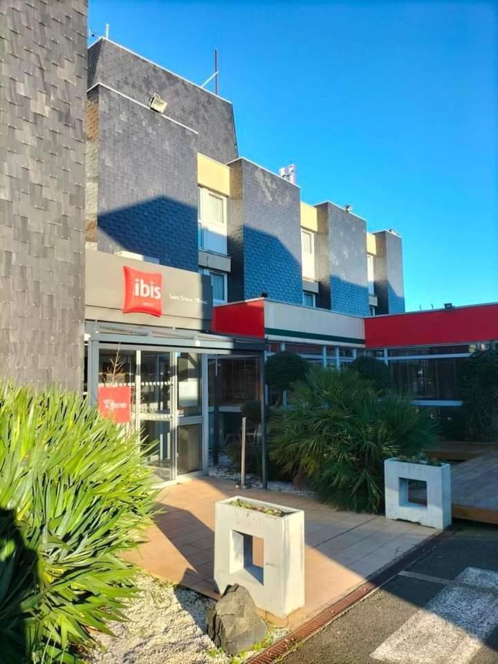 Ibis Saint Brieuc Yffiniac Hotel Bagian luar foto