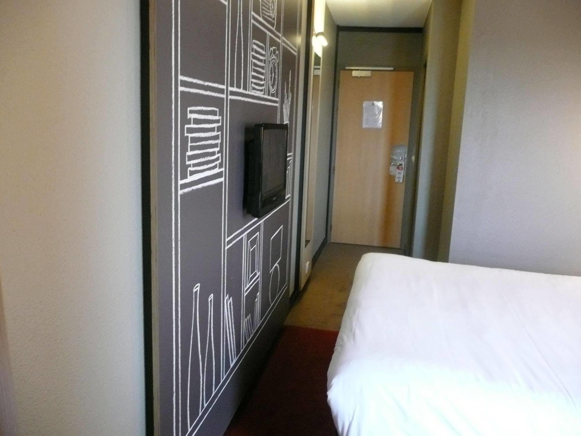 Ibis Saint Brieuc Yffiniac Hotel Bagian luar foto