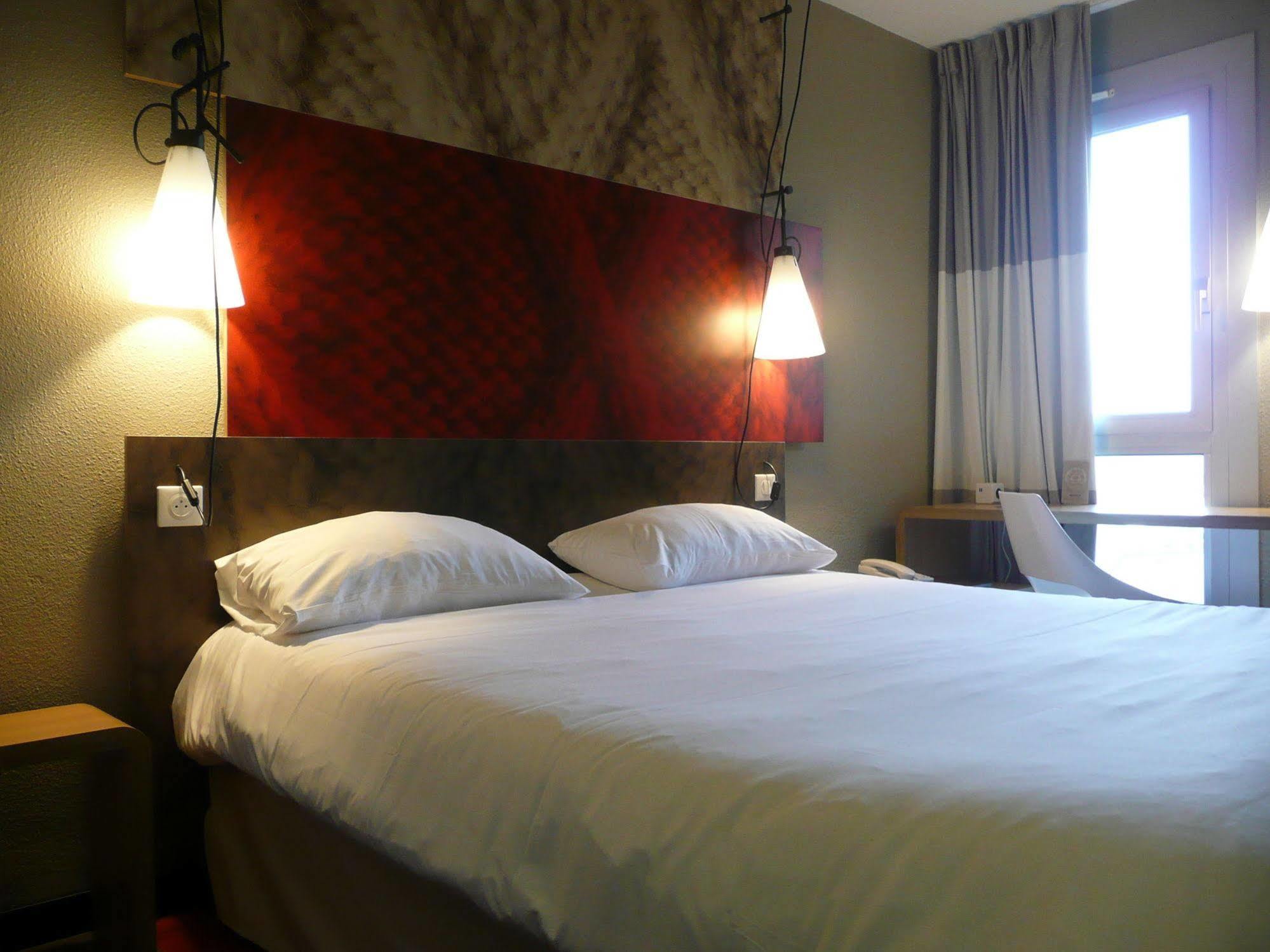 Ibis Saint Brieuc Yffiniac Hotel Bagian luar foto